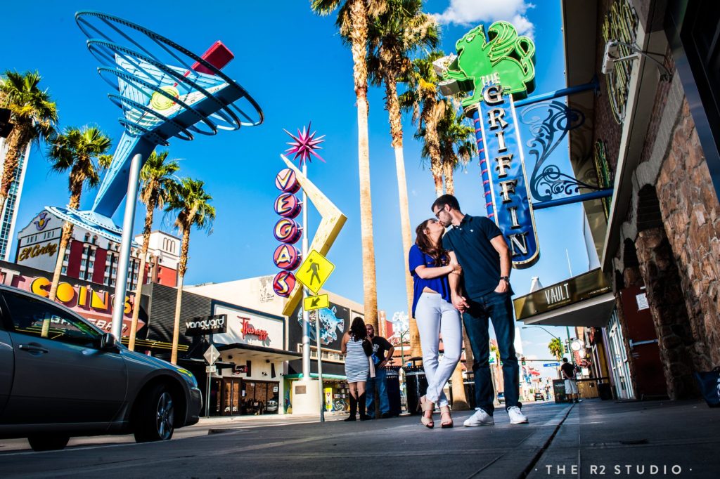 0053-NG-las-vegas-engagement-session-©2016ther2studio