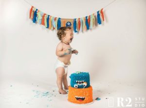 first birthday photos the r2 studio