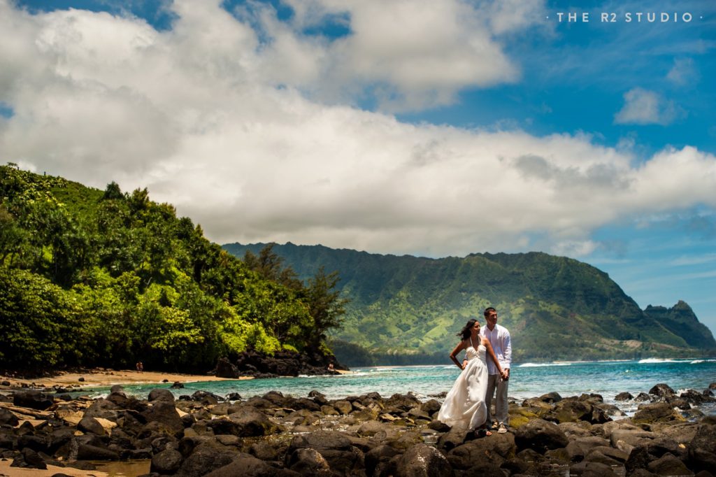 kauai and hawaii wedding photographer specializing in Hawaii intimate weddings