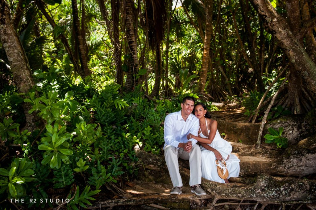 kauai and hawaii wedding photographer specializing in Hawaii intimate weddings