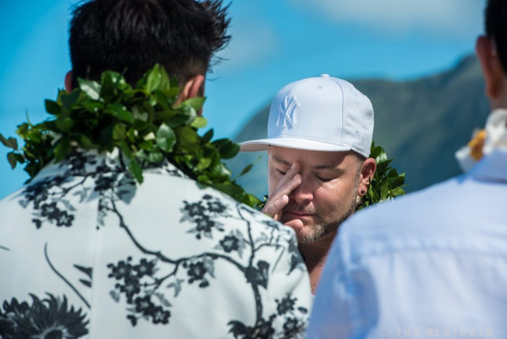 0160-DO-oahu-elopement-wedding-photo--©2016ther2studio