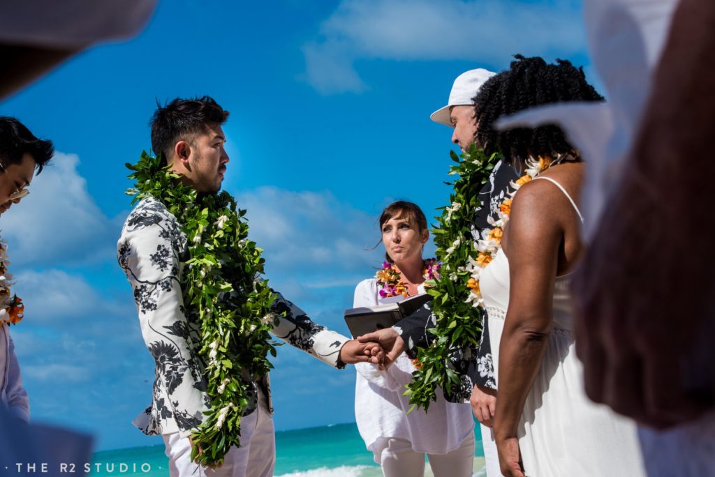 0174-DO-oahu-elopement-wedding-photo--©2016ther2studio