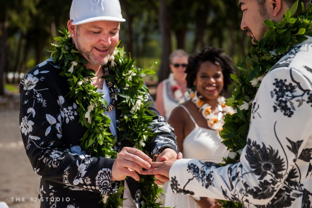 0217-DO-oahu-elopement-wedding-photo--©2016ther2studio