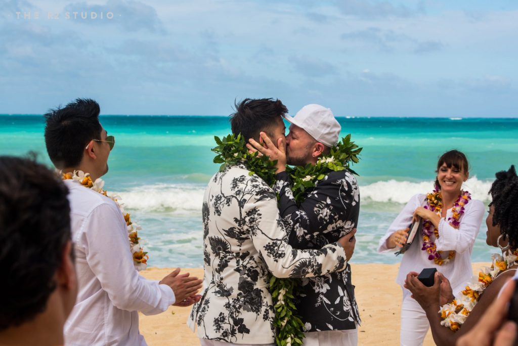 0225-DO-oahu-elopement-wedding-photo--©2016ther2studio