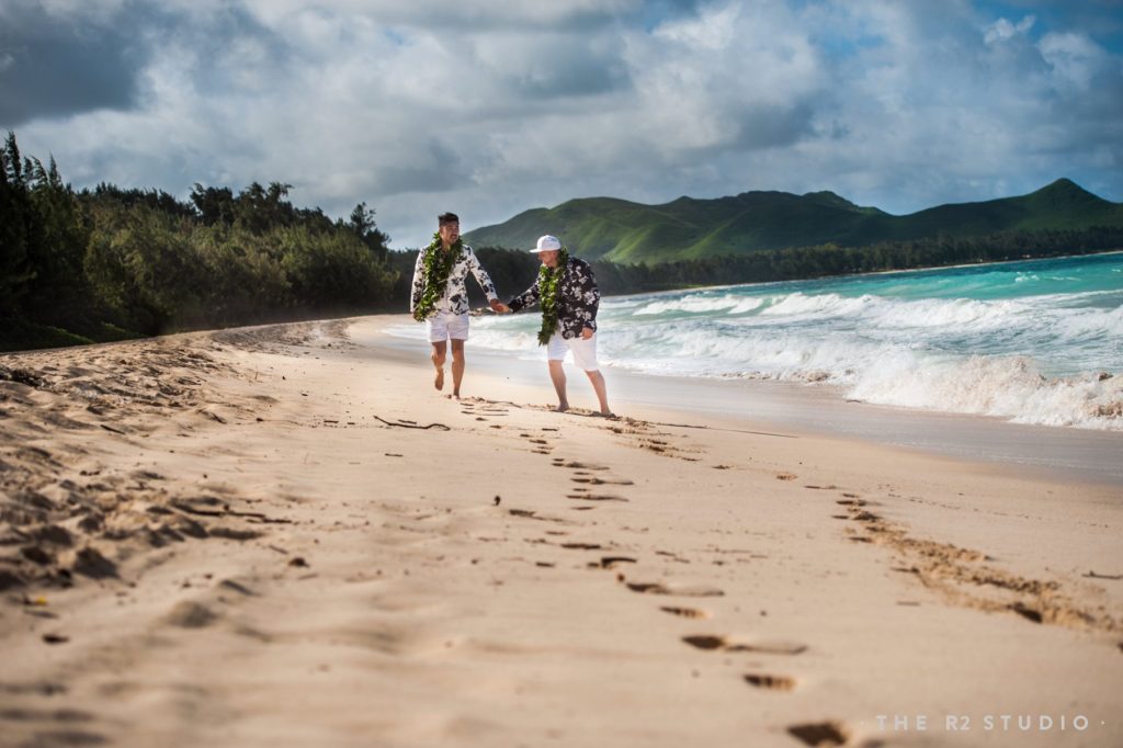 0258-DO-oahu-elopement-wedding-photo--©2016ther2studio